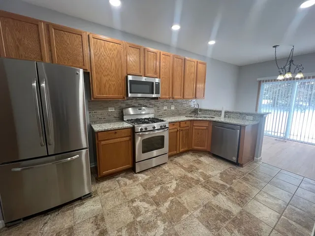 $2,300 | 17542 Gilbert Drive, Lockport, IL 60441