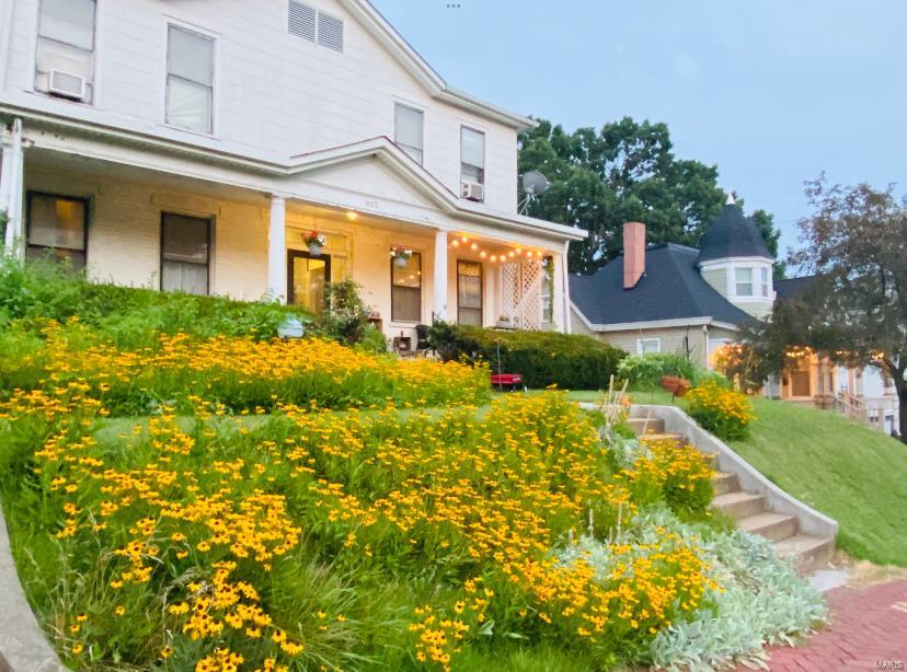 823 Langdon Street Alton, IL 62002 - Photo 2 of 23