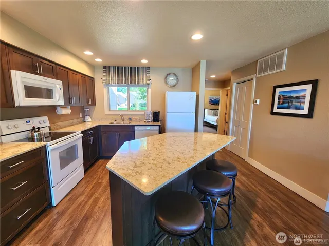 $2,500 | 559 Manson Boulevard, Manson, WA 98831