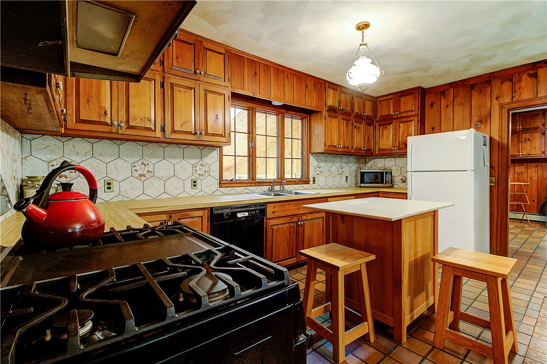 26 Burgess Road Foster, RI 02825 - Photo 8 of 42