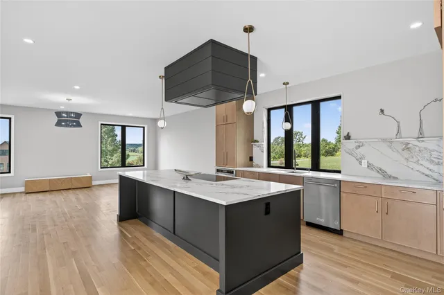 $1,050,000 | 1 Warwick Isle Boulevard, Pine Island, NY 10969