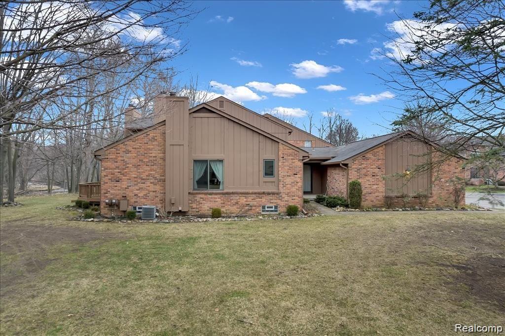 1778 Thomas Court Rochester Hills, MI 48309 - Photo 1 of 24