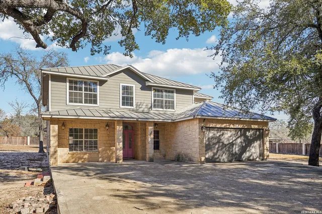 $500,000 | 301 County Road 6862, Natalia, TX 78059