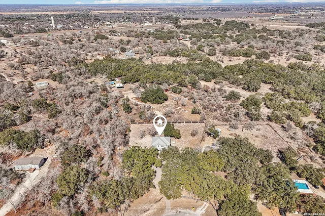 $500,000 | 301 County Road 6862, Natalia, TX 78059