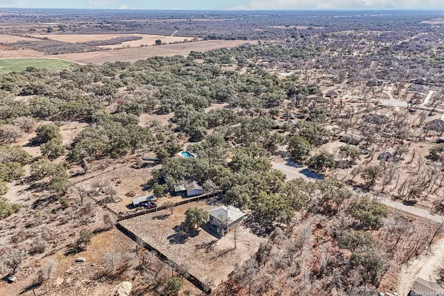 $500,000 | 301 County Road 6862, Natalia, TX 78059