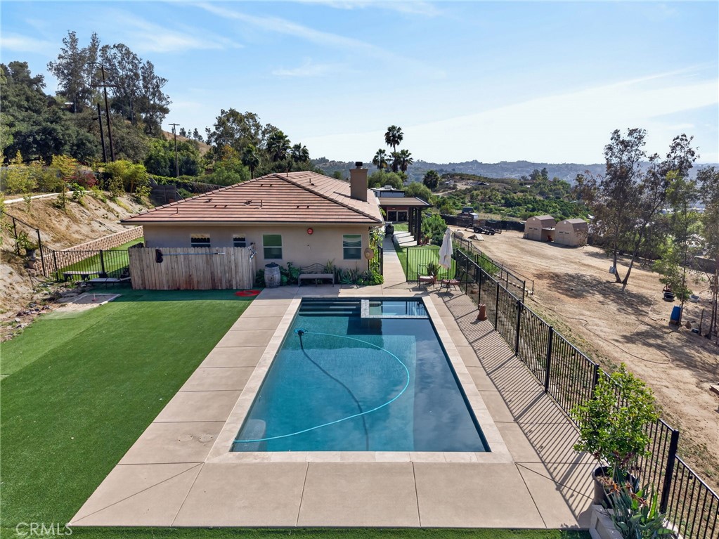 2914 Vista Del Rio Fallbrook, CA 92028 - Photo 7 of 57 Pool & Spa