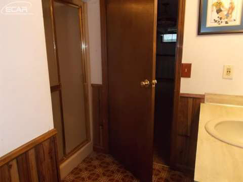 6313 Wreckenridge Road Flint, MI 48532 - Photo 17 of 26 20422167-18.JPG