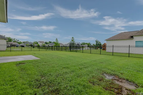 $355,000 | 14058 Beverly Park Drive, Gonzales, LA 70737
