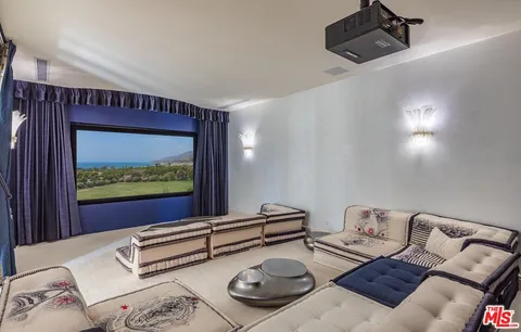 $25,000,000 | 6051 Philip Avenue, Malibu, CA 90265