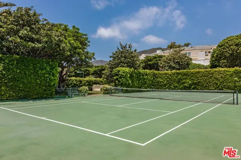 $25,000,000 | 6051 Philip Avenue, Malibu, CA 90265