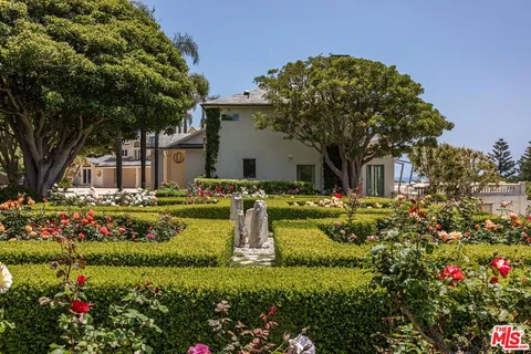 $25,000,000 | 6051 Philip Avenue, Malibu, CA 90265