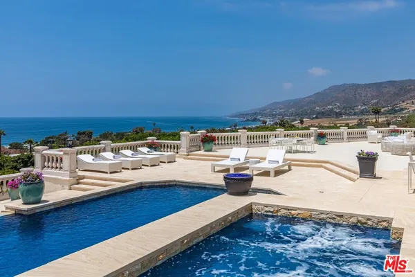 $25,000,000 | 6051 Philip Avenue, Malibu, CA 90265