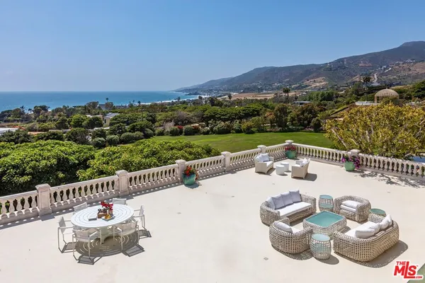 $25,000,000 | 6051 Philip Avenue, Malibu, CA 90265
