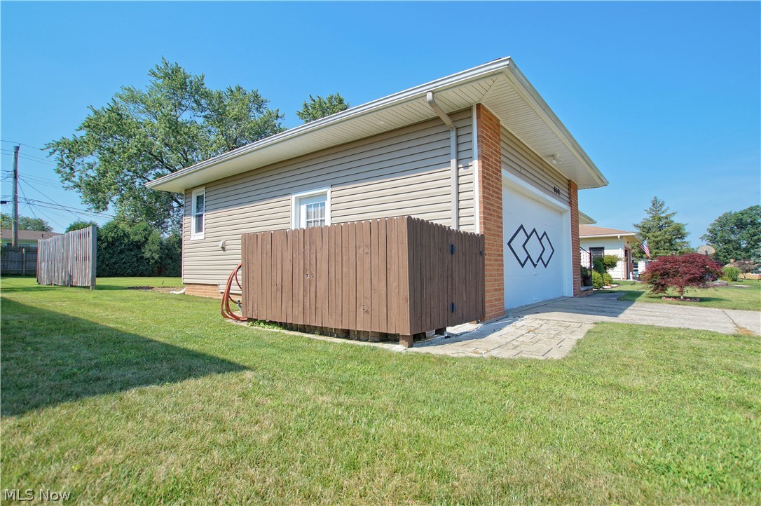 8601 Royal Ridge Drive Parma, OH 44129 - Photo 28 of 33 Fenced side area for grilling area.