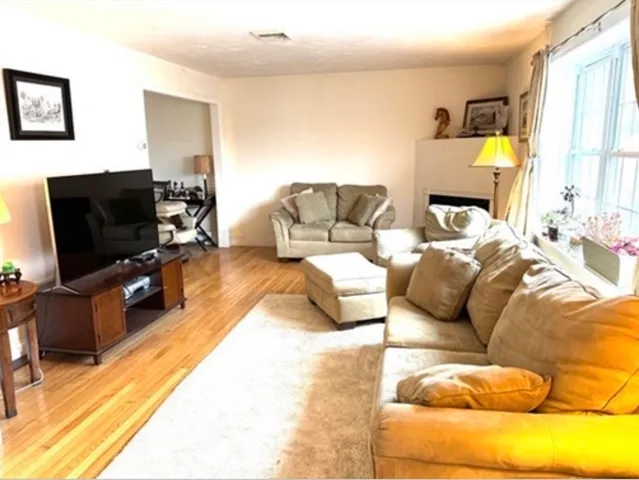 $439,000 | 6 Jen Paul Way, Unit B, Milford, MA 01757