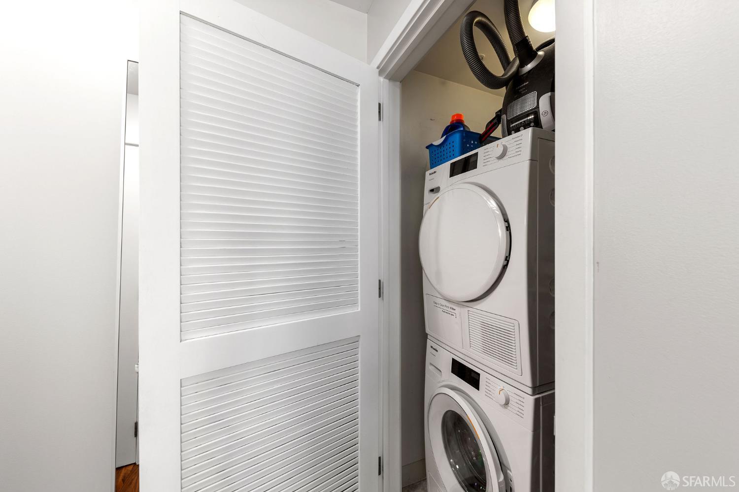 333 Main Street, Unit 2A San Francisco, CA 94105 - Photo 11 of 24 a utility room with dryer and washer