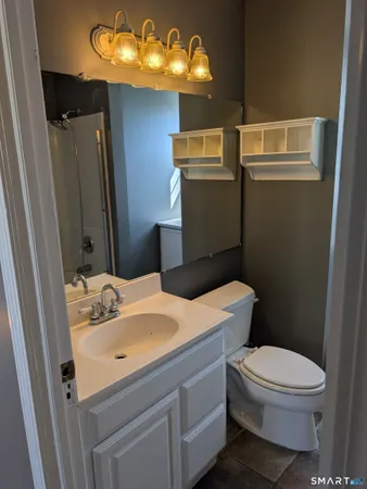 $1,950 | 37 Elm Street, East Haven, CT 06512