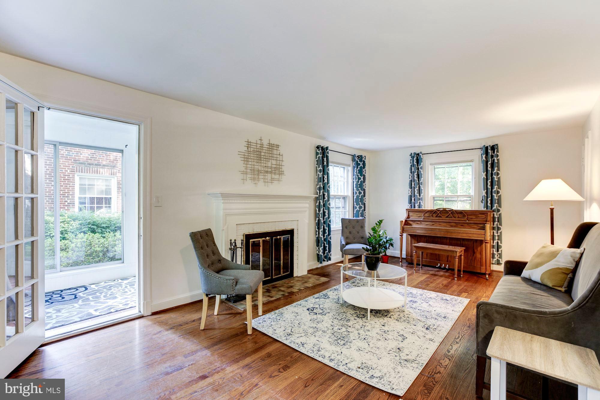 307 Windsor Street Silver Spring, MD 20910 - Photo 4 of 29 Gallery Image 4