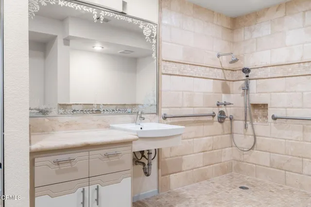 $799,000 | 2202 Martinique Lane, Oxnard, CA 93035