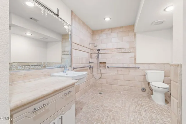 $799,000 | 2202 Martinique Lane, Oxnard, CA 93035