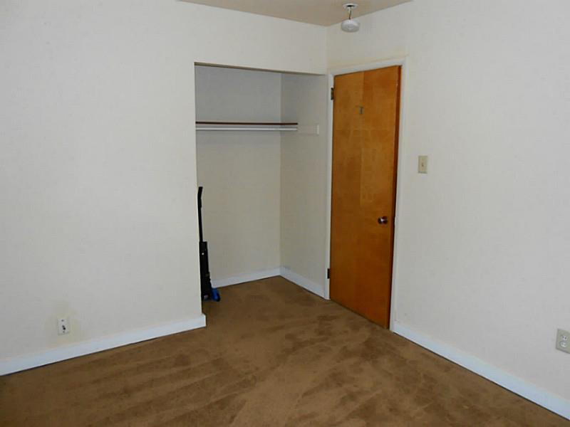 2215 Wrenwood Road Springfield, OH 45505 - Photo 17 of 25 Gallery Image 17