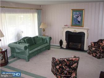 31 Haines Mill Road Delran, NJ 08075 - Photo 7 of 12 Living Room