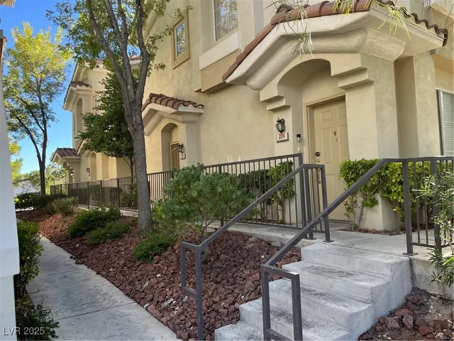 $1,600 | 1300 Red Gable Lane, Unit 103, Las Vegas, NV 89144