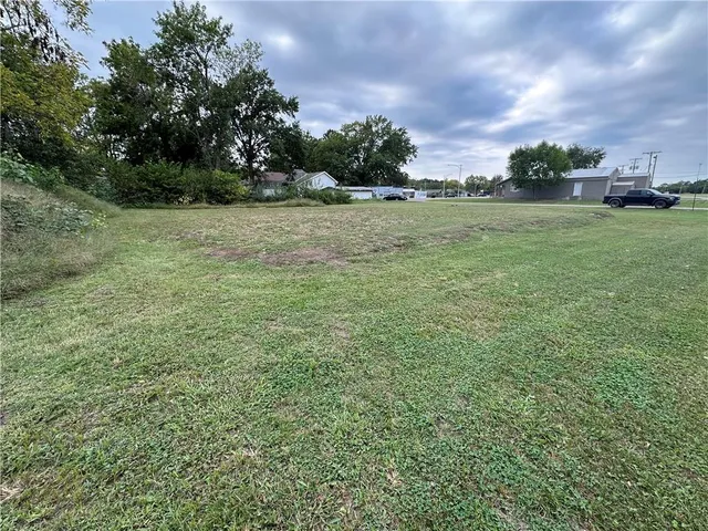 $18,000 | 408 12th Street, Pleasanton, KS 66075