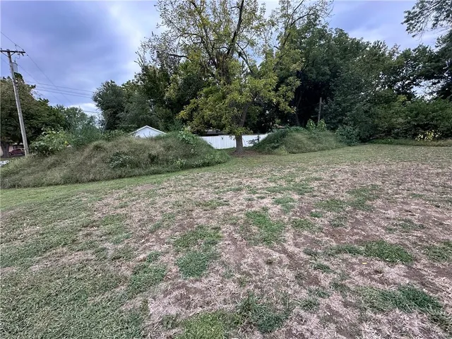 $18,000 | 408 12th Street, Pleasanton, KS 66075