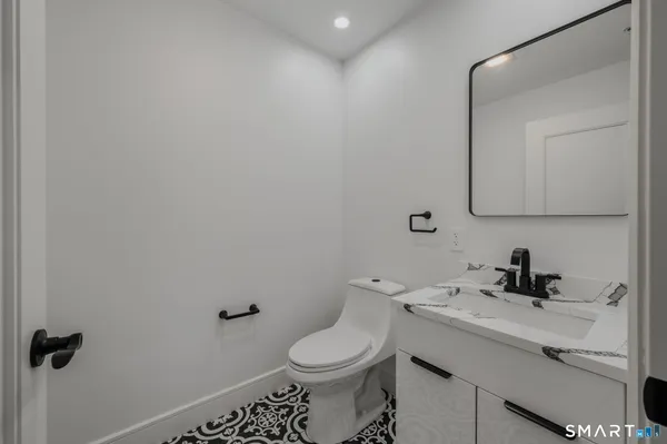$549,000 | 586 West Thames Street, Unit 610, Norwich, CT 06360