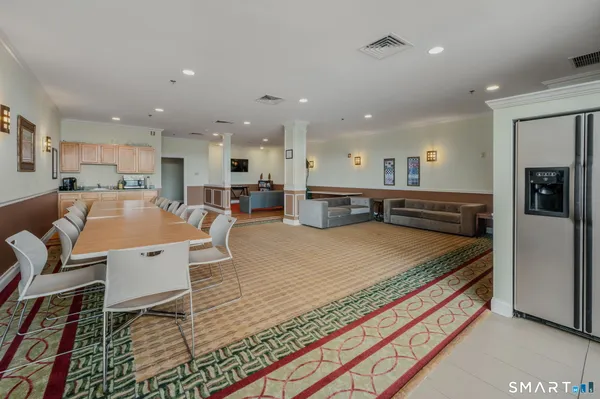 $549,000 | 586 West Thames Street, Unit 610, Norwich, CT 06360