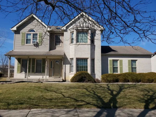 $290,000 | 5620 Feather Creek Road, Matteson, IL 60443