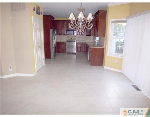 34 West Hill Road Colonia, NJ 07067 - Photo 5 of 25