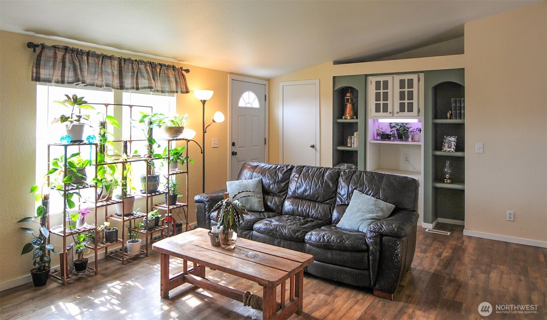 1698 Sunset Drive Wenatchee, WA 98801 - Photo 3 of 22 a living room with furniture and a window