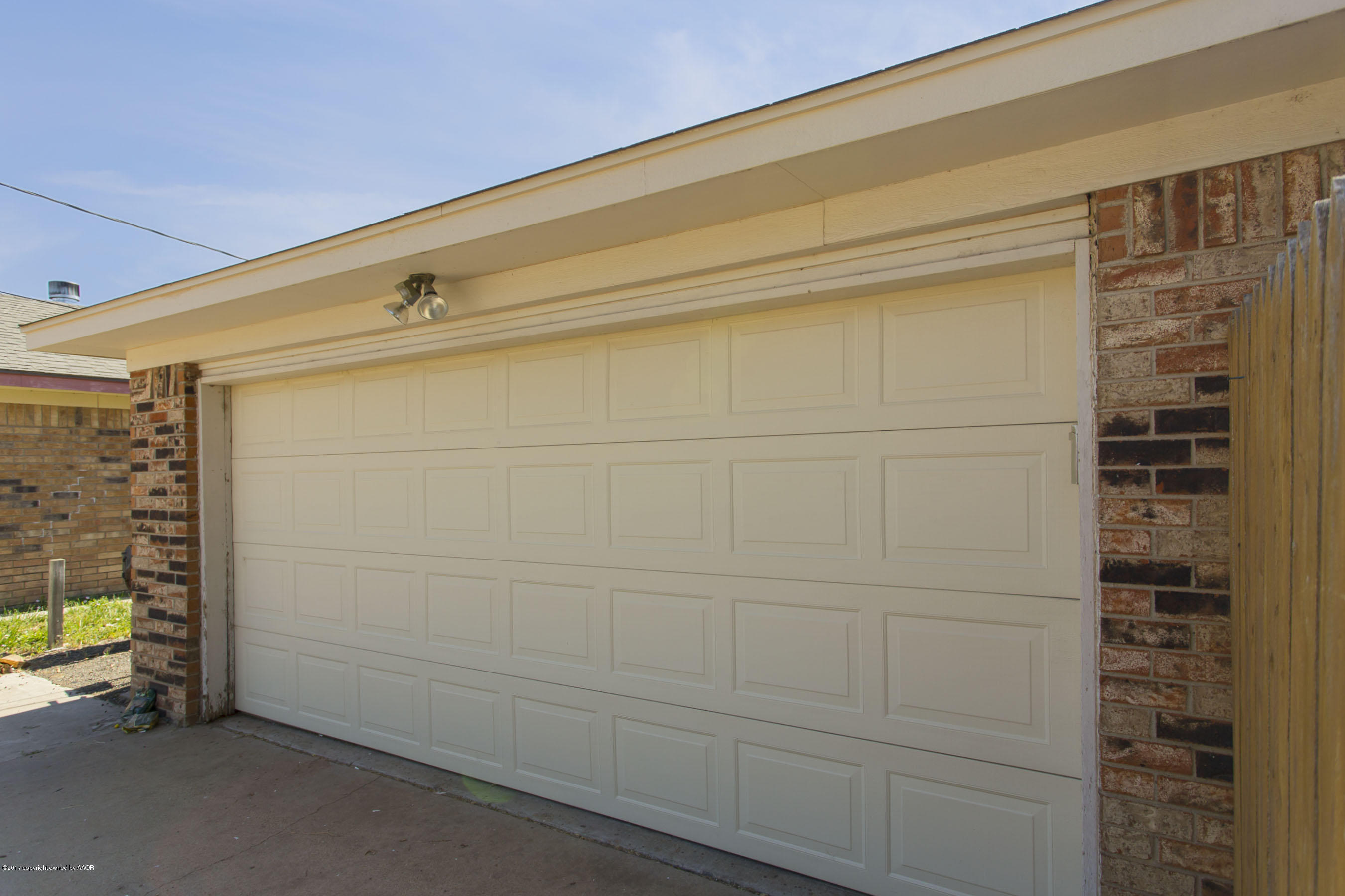 8204 Tejas Trail Amarillo, TX 79110 - Photo 20 of 23 2 car garage