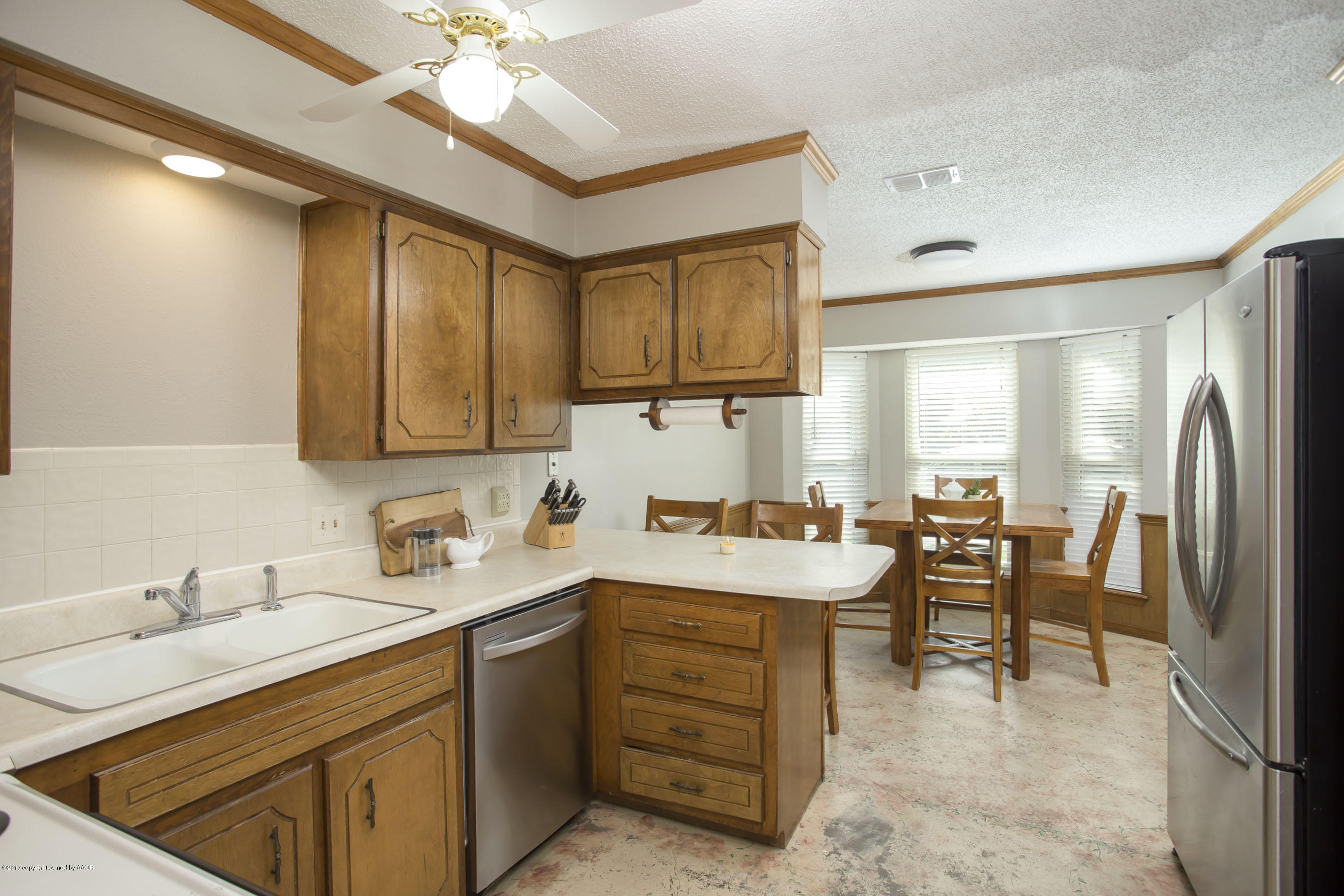 8204 Tejas Trail Amarillo, TX 79110 - Photo 3 of 23 Bright Kitchen