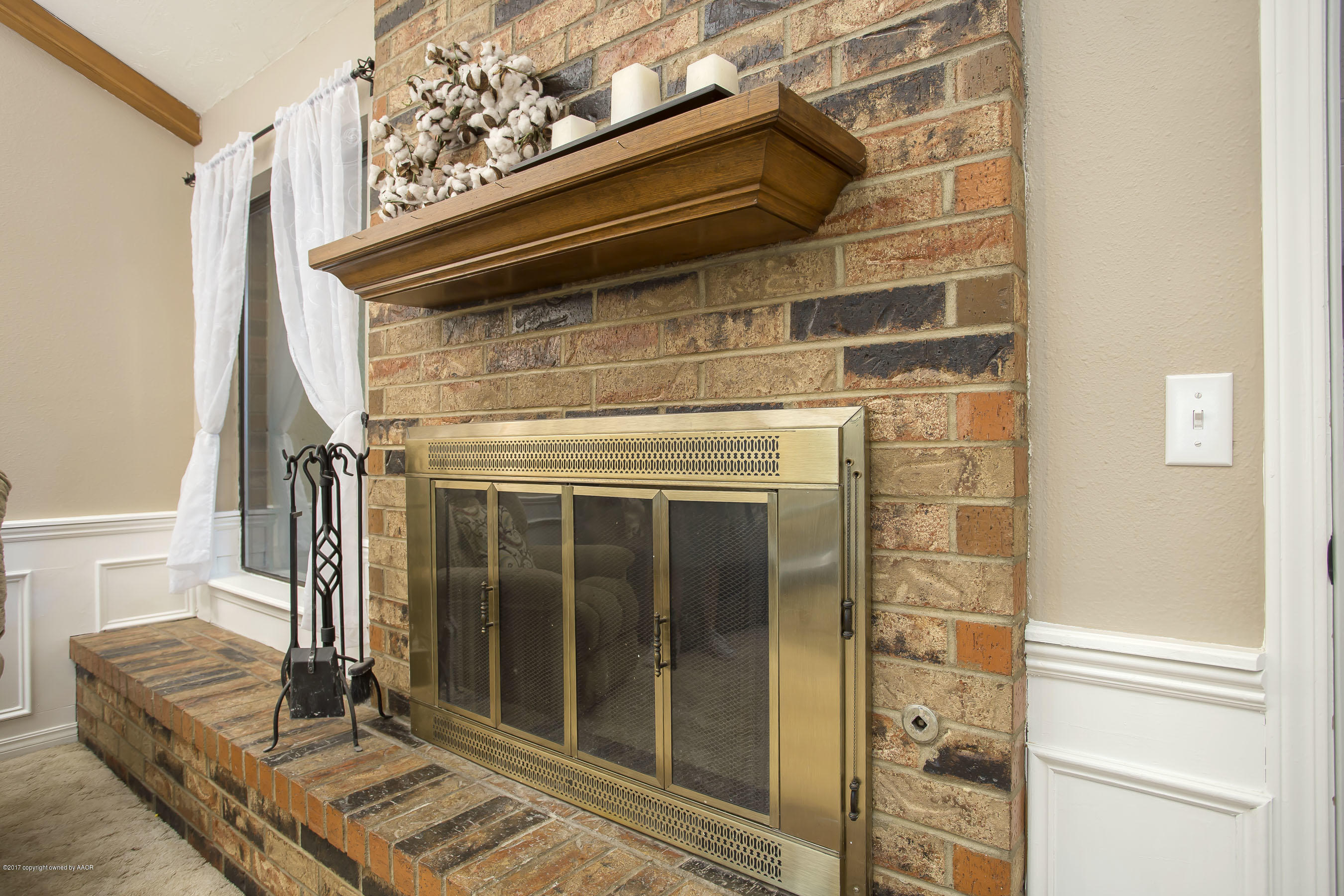 8204 Tejas Trail Amarillo, TX 79110 - Photo 9 of 23 Fireplace Gas/Wood