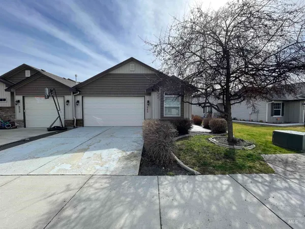$1 | 868 South Beaver Creek Way, Emmett, ID 83617