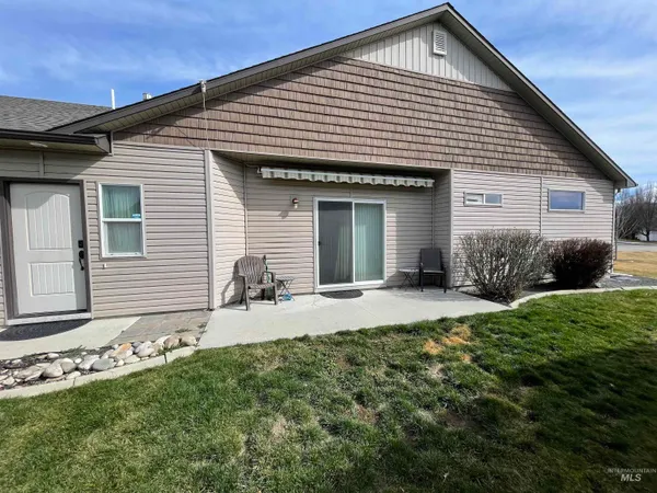 $1 | 868 South Beaver Creek Way, Emmett, ID 83617