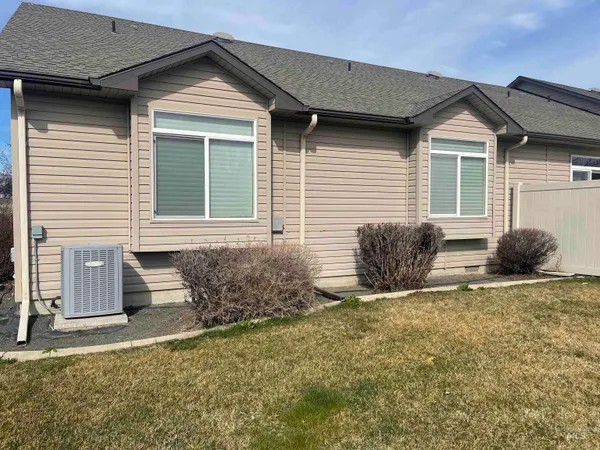 $1 | 868 South Beaver Creek Way, Emmett, ID 83617