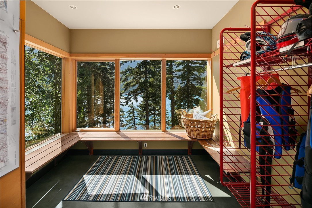 821 Timber Cove Drive Ronald, WA 98940 - Photo 28 of 40 a view of outdoor space with deck and furniture