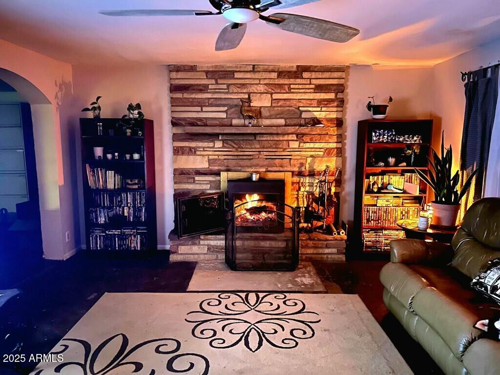 1954 North Bixby Road Globe, AZ 85501 - Photo 12 of 17 a view of livingroom with furniture