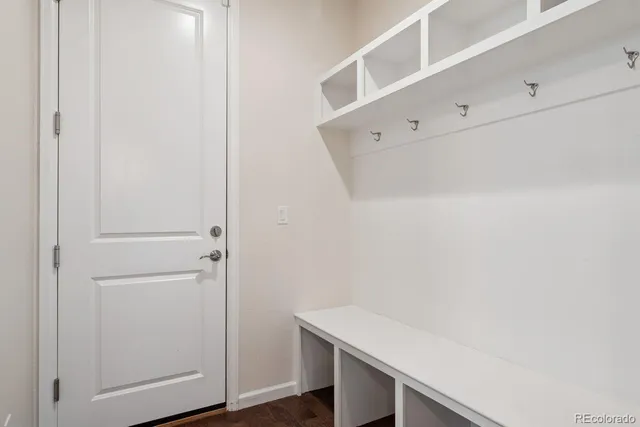 a view of utility room