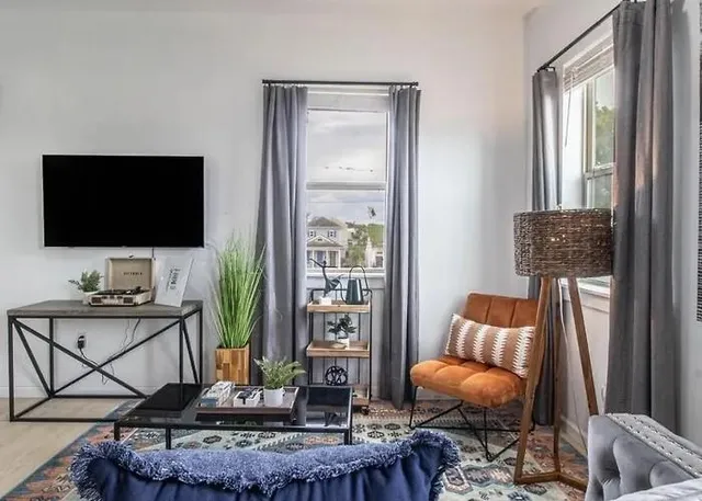 $1,850 | 2318 Martin Luther King Jr Boulevard, New Orleans, LA 70113