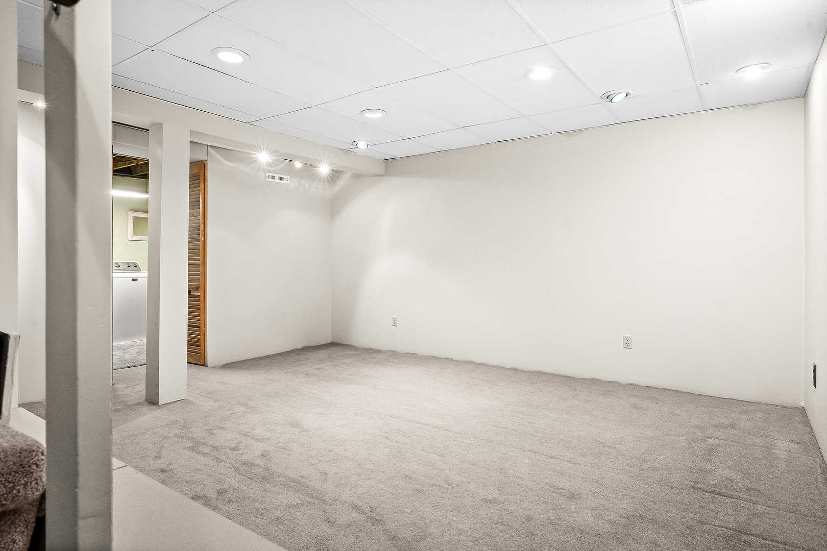 1402 Keller Road Normal, IL 61761 - Photo 28 of 30 an empty room with a empty space