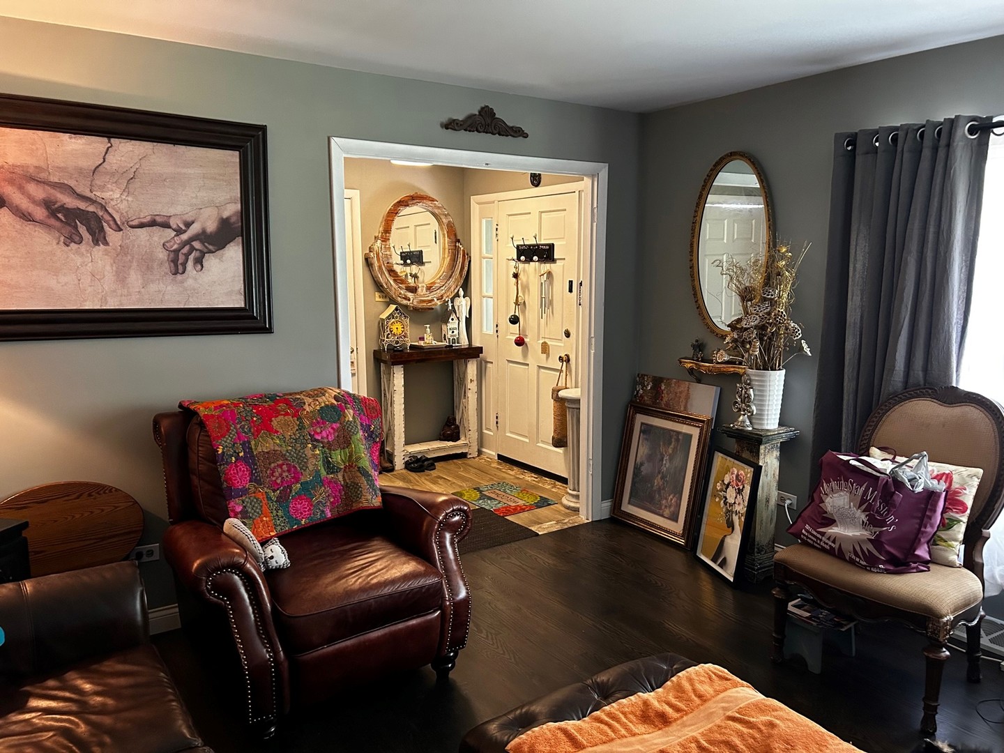116 Alpine Lane Crete, IL 60417 - Photo 5 of 19 a living room with furniture and a flat screen tv