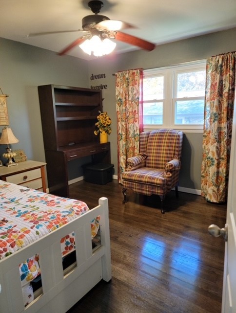 116 Alpine Lane Crete, IL 60417 - Photo 9 of 19 a living room with hard wood floors and a couch