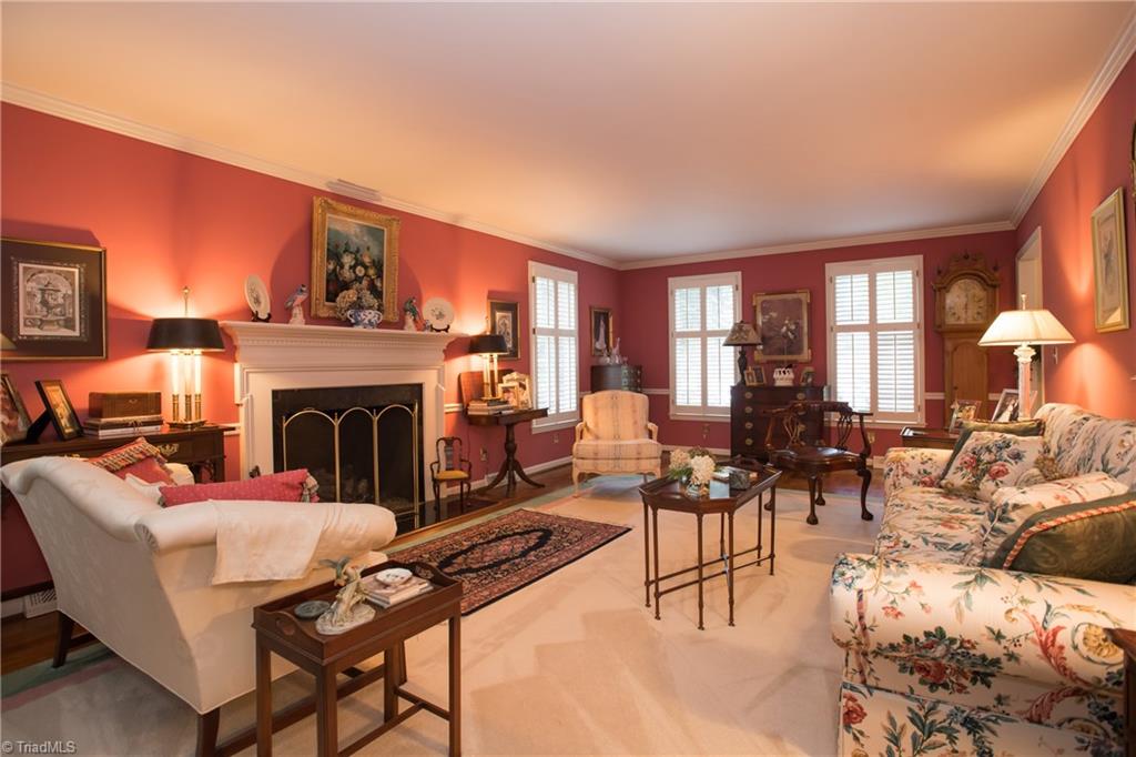 1301 Robinhood Road High Point, NC 27262 - Photo 4 of 28 Gallery Image 4