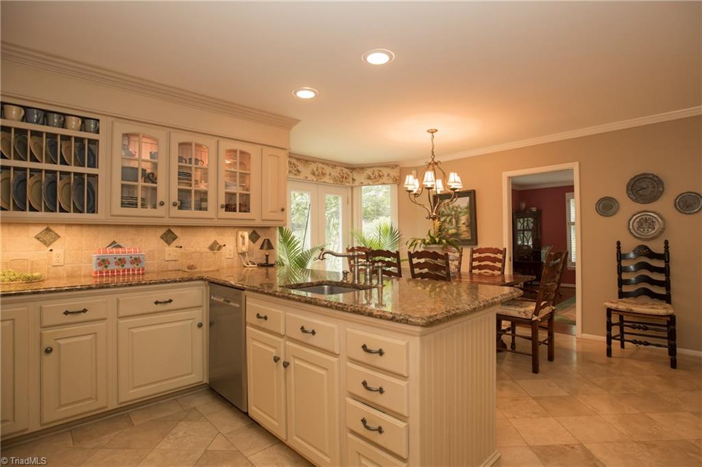 1301 Robinhood Road High Point, NC 27262 - Photo 7 of 28 Gallery Image 7