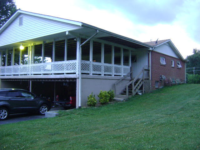 845 Dunbar Road Crossville, TN 38572 - Photo 3 of 28 3 BACK RIGHT